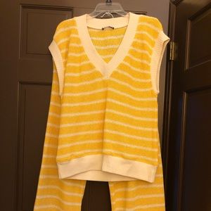 Vintage-inspire crochet knit top & bottom set. Size S